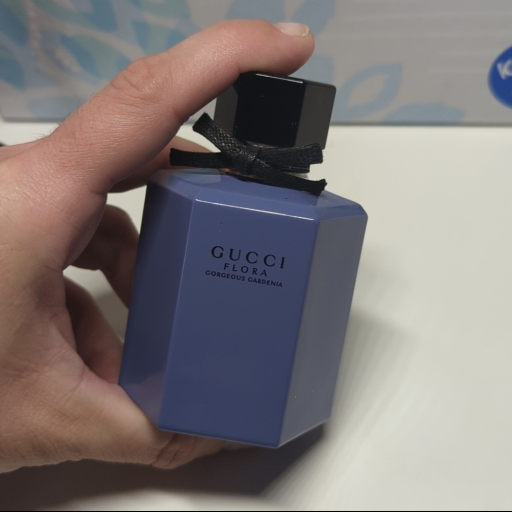 Empty Gucci Flora perfume bottle 💦